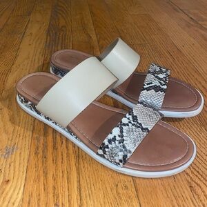 Women’s Size 8 Tan Snakeskin Sandals